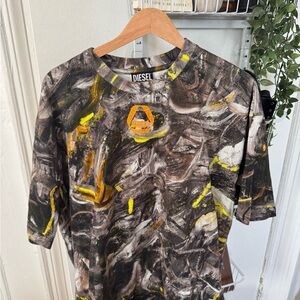 Diesel Short-Sleeve Abstract Print Tee in Black, Gray & Yellow